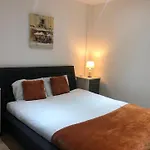 London Bermondsey 3 People Beautiful Studio